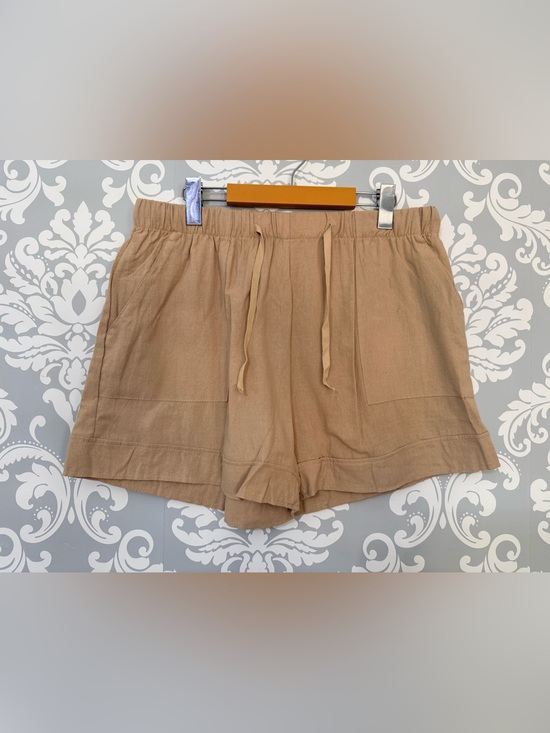 Pants - 💫4/$25 • Women’s Casual Drawstring Tan Shorts